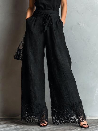Set di Top e Pantaloni a Gamba Larga in Cotone-Lino Finto con Scollo All'Americana e Dettagli in Pizzo