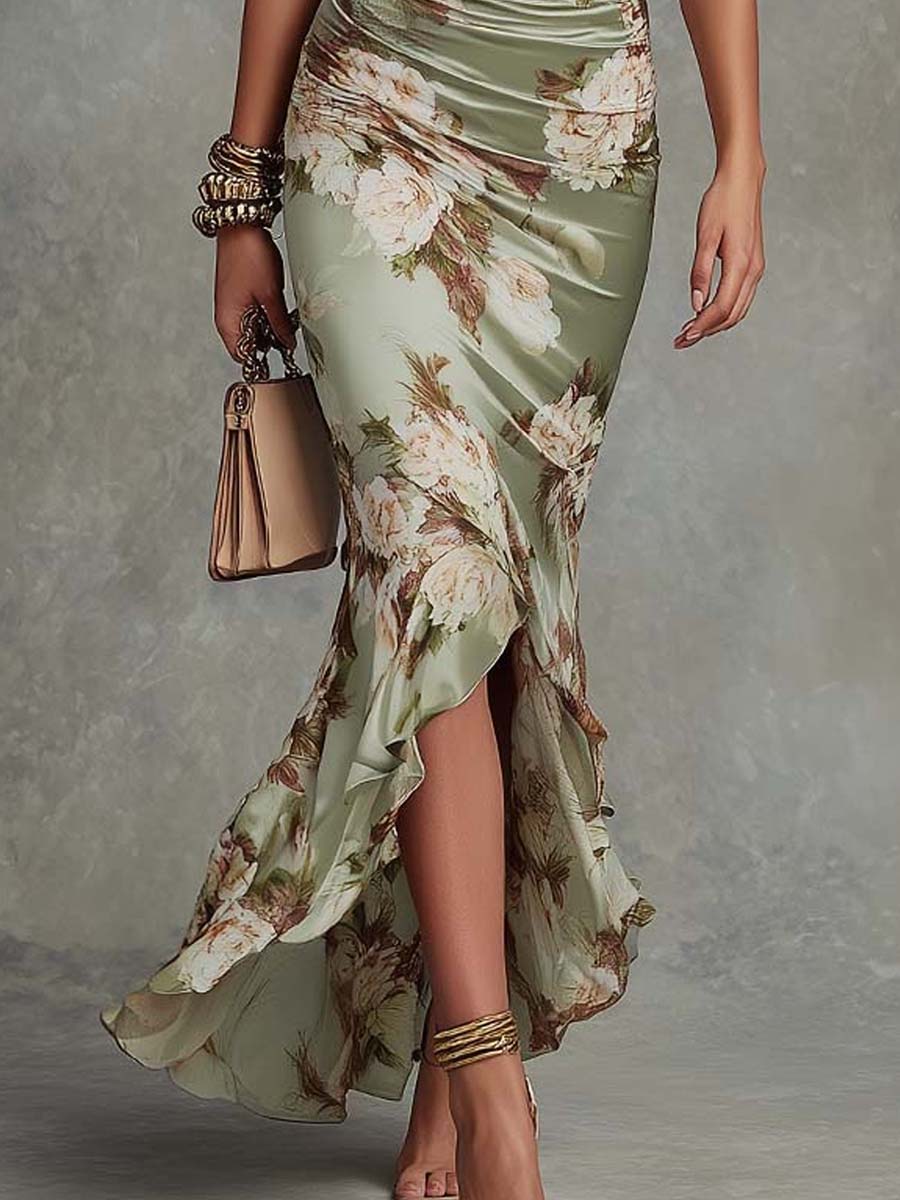 Abito Maxi Asimmetrico in Raso Verde con Maniche a Campana Ruffle e Scollo a V