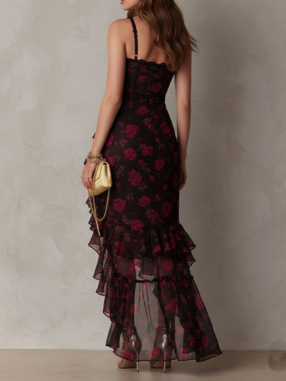 Abito Chic Nero e Rosso con Fiori e Rouches in Fondo