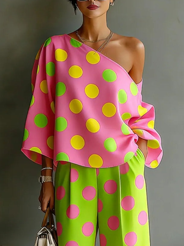 Top off-shoulder a pois colorati e pantaloni a gamba larga, set di due pezzi