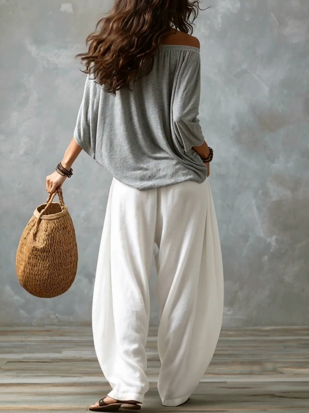 Top Bianco Off-the-shoulder e Set di Pantaloni a Lanternina Svasati