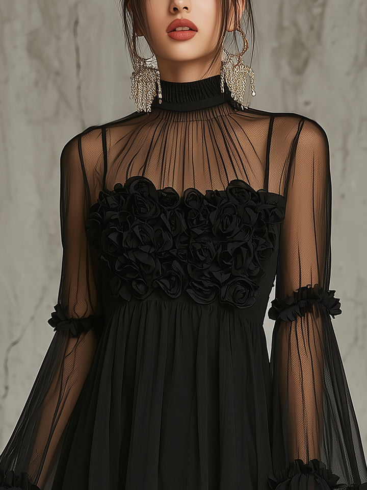 Abito Mini Plissettato in Chiffon Trasparente Nero con Applicazioni Floreali e Collo Alto