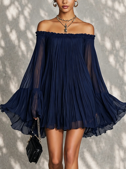 Mini abito a maniche a campana con rouches e spalle scoperte in blu navy