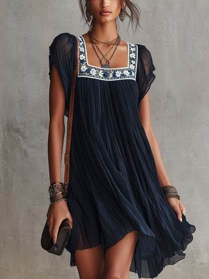 Abito Mini in Chiffon Pieghettato Ricamato a Fiori Blu Navy