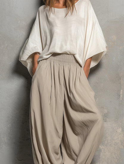 Top Bianco con Maniche a Pipistrello e Pantaloni Harem Leggeri Color Khaki