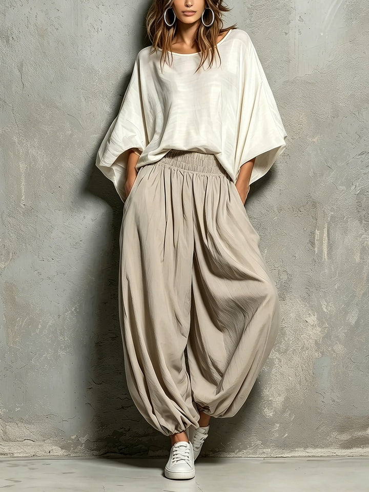 Top Bianco con Maniche a Pipistrello e Pantaloni Harem Leggeri Color Khaki