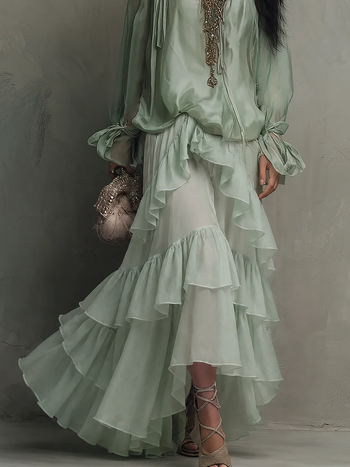 Top Ruffle in Chiffon Verde Menta Abbinato a un Set di Gonna Stratificata