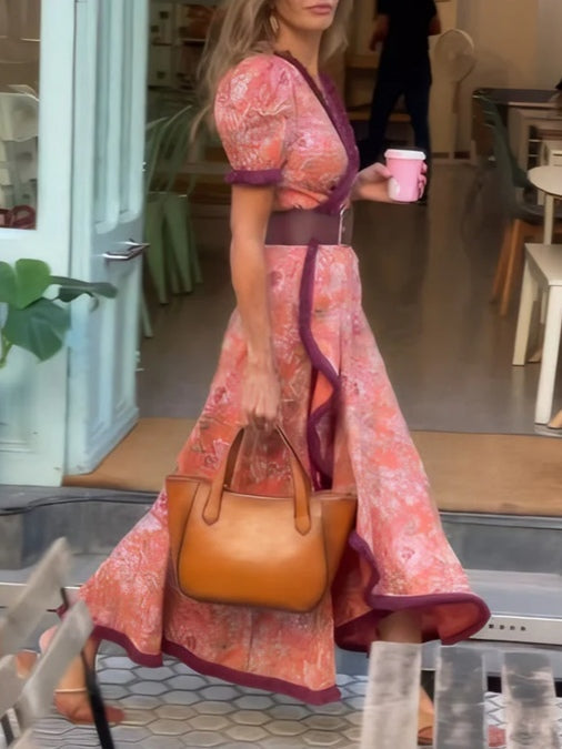 Abito Maxi Elegante Rosa con Stampa Floreale a Maniche Corte