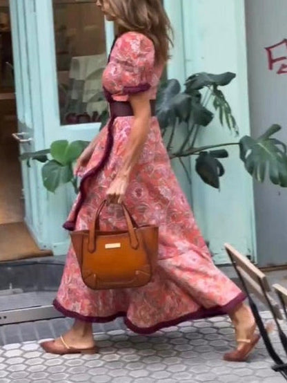 Abito Maxi Elegante Rosa con Stampa Floreale a Maniche Corte