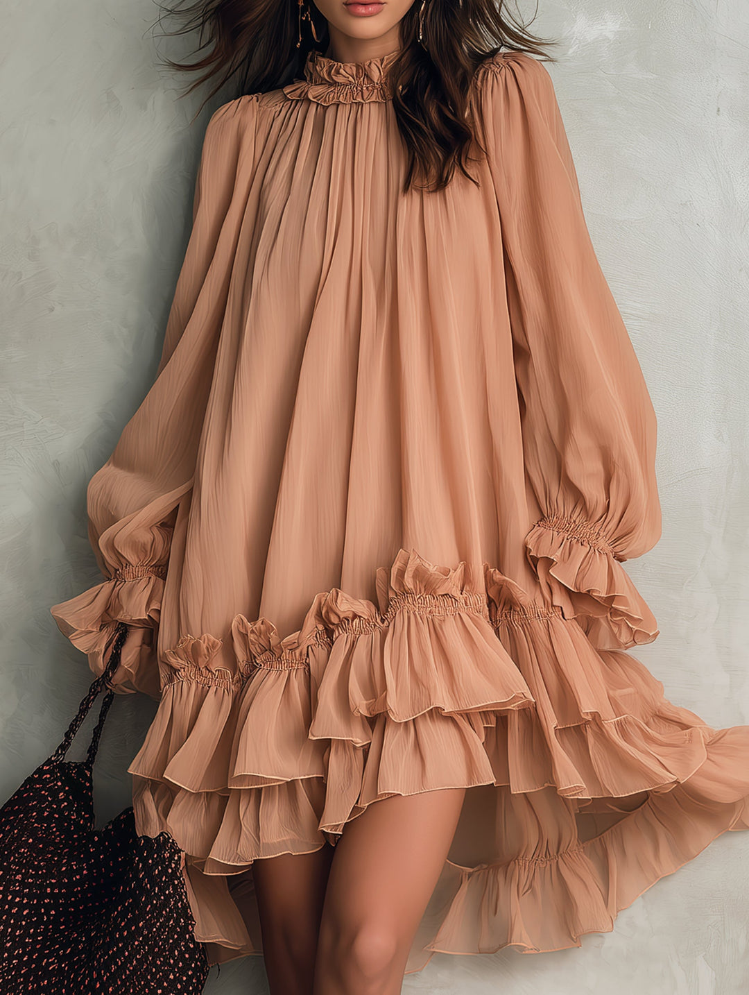 Abito Mini in Chiffon Rosa Nudo con Maniche a Lanternino e Rouches Sovrapposti