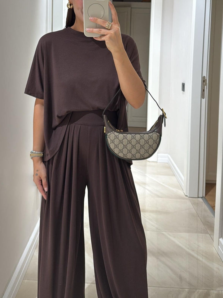 Set Top Casual Grigio Chiaro e Pantaloni a Gamba Larga