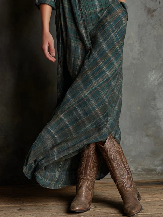 Abito lungo a camicia verde a quadri con revers