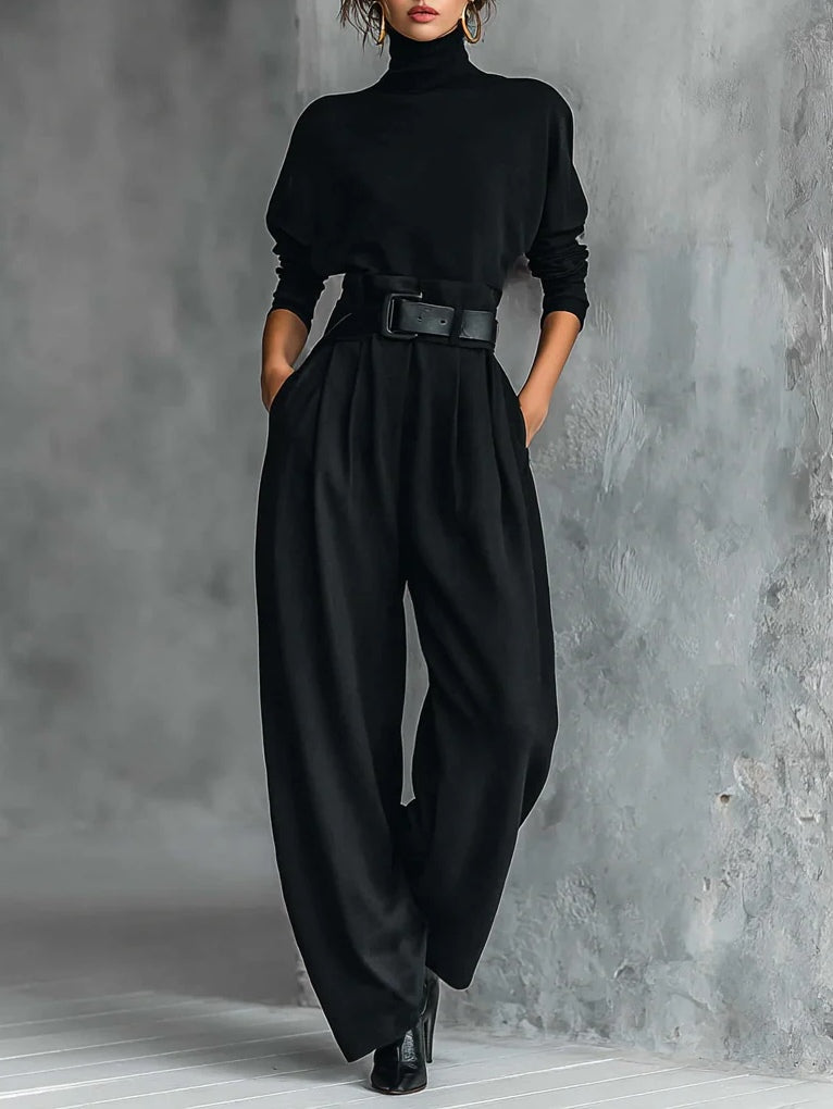 Completo Due Pezzi T-shirt a Maniche Lunghe e Collo Alto Nero e Pantaloni a Gamba Dritta (incluso Cintura)