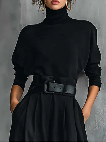 Completo Due Pezzi T-shirt a Maniche Lunghe e Collo Alto Nero e Pantaloni a Gamba Dritta (incluso Cintura)
