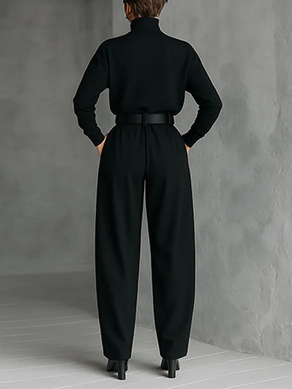 Completo Due Pezzi T-shirt a Maniche Lunghe e Collo Alto Nero e Pantaloni a Gamba Dritta (incluso Cintura)