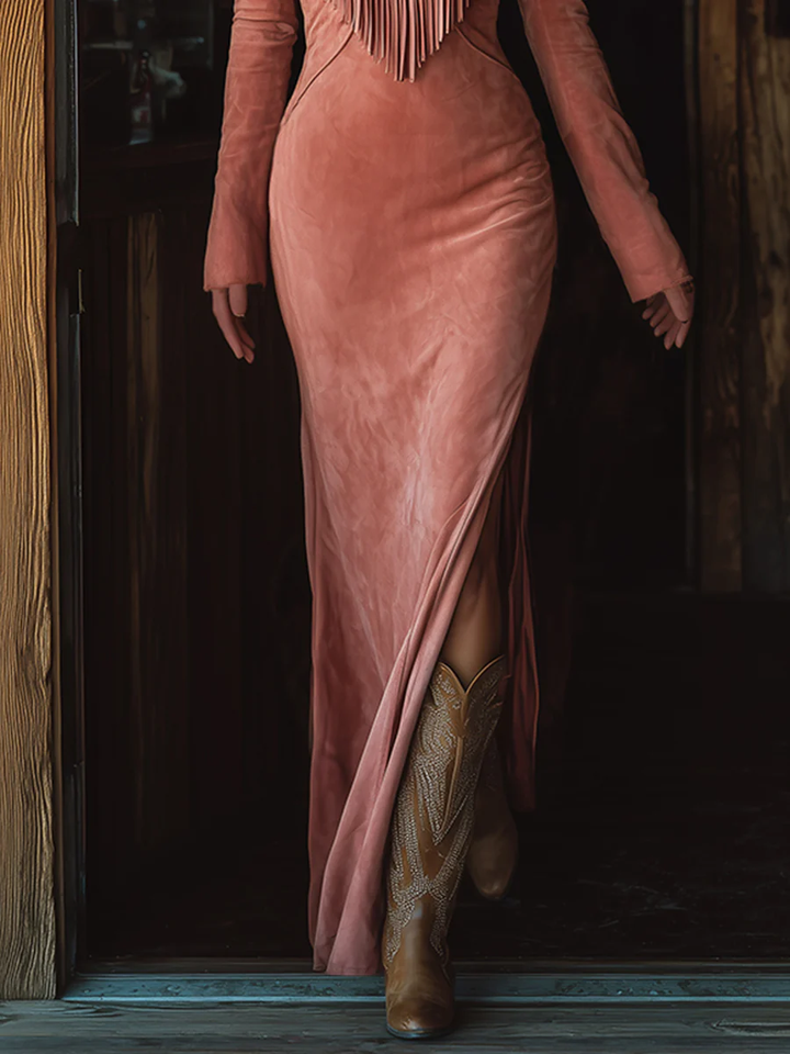 Vestito Maxi in Faux Suede Rosa Ricamato con Frange in Stile Vintage Western