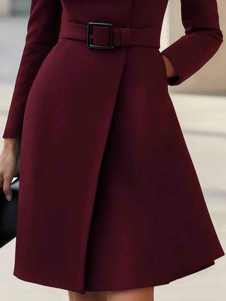 Elegante Vestito Midi A-line con Collo Alto e Cintura (con cintura)