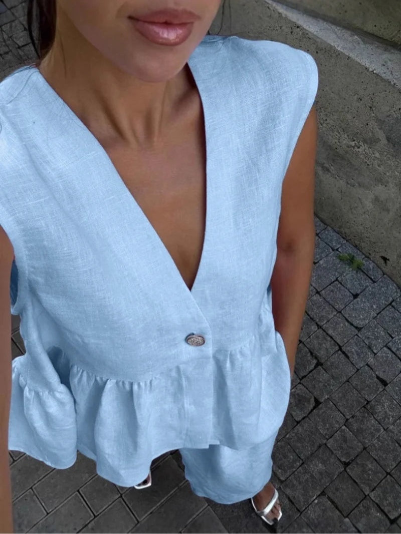 Completo a due pezzi in cotone e lino con scollo a V e volant