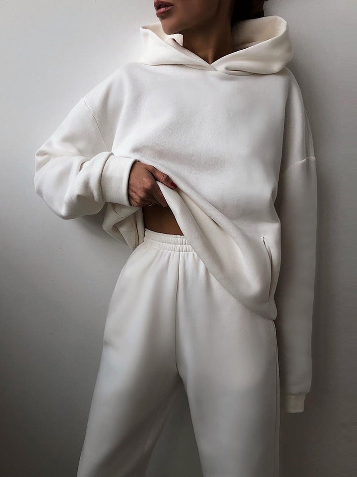 Completo Due Pezzi Casual con Cappuccio di Colore Unito