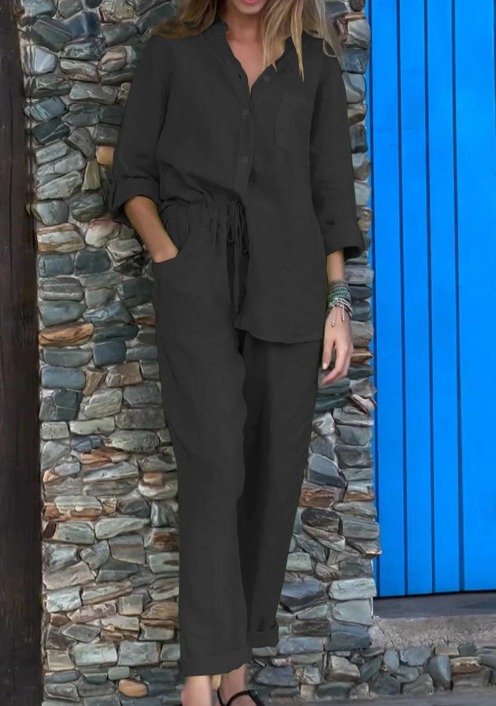 Set di due pezzi in cotone e lino con camicia e pantaloni a V collo in tinta unita
