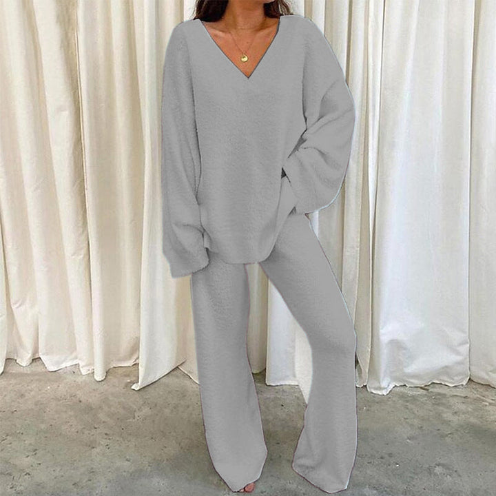 Set a due pezzi quotidiano con scollo a V in un colore solido e confortevole