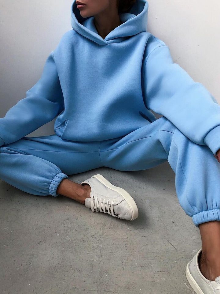 Completo Due Pezzi Casual con Cappuccio di Colore Unito