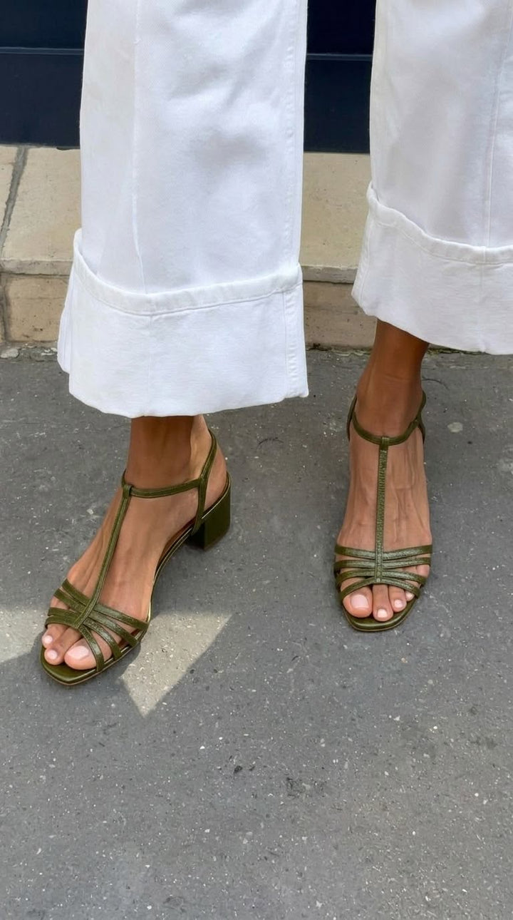 Sandali con tacco metallico
