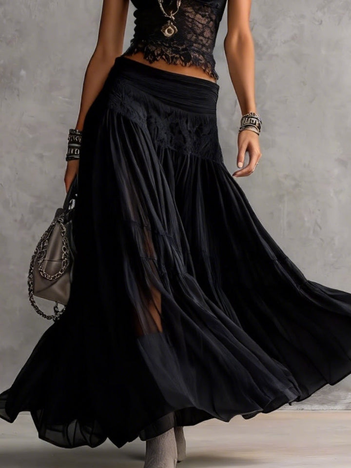 Set Top in Pizzo Nero Trasparente e Gonna Maxy Plissettata