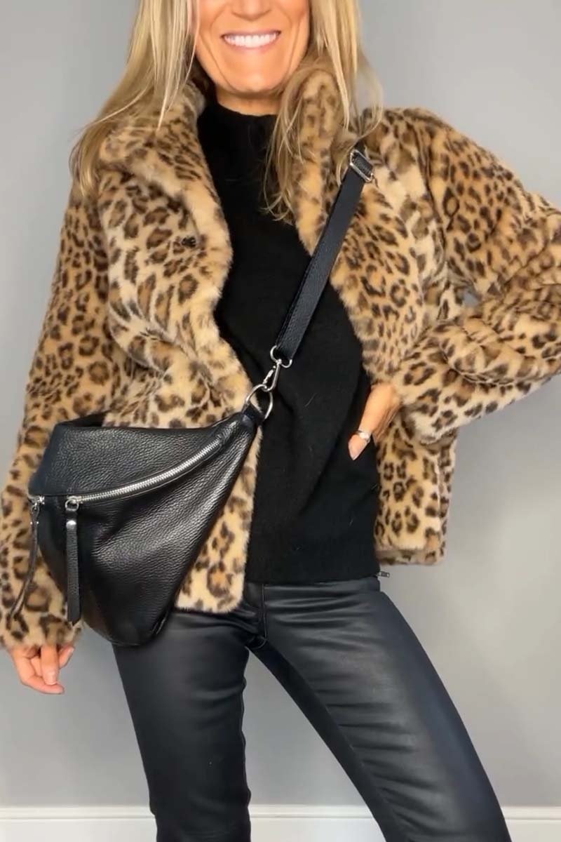 Cappotto in pelliccia sintetica a metà lunghezza con stampa leopardata elegante