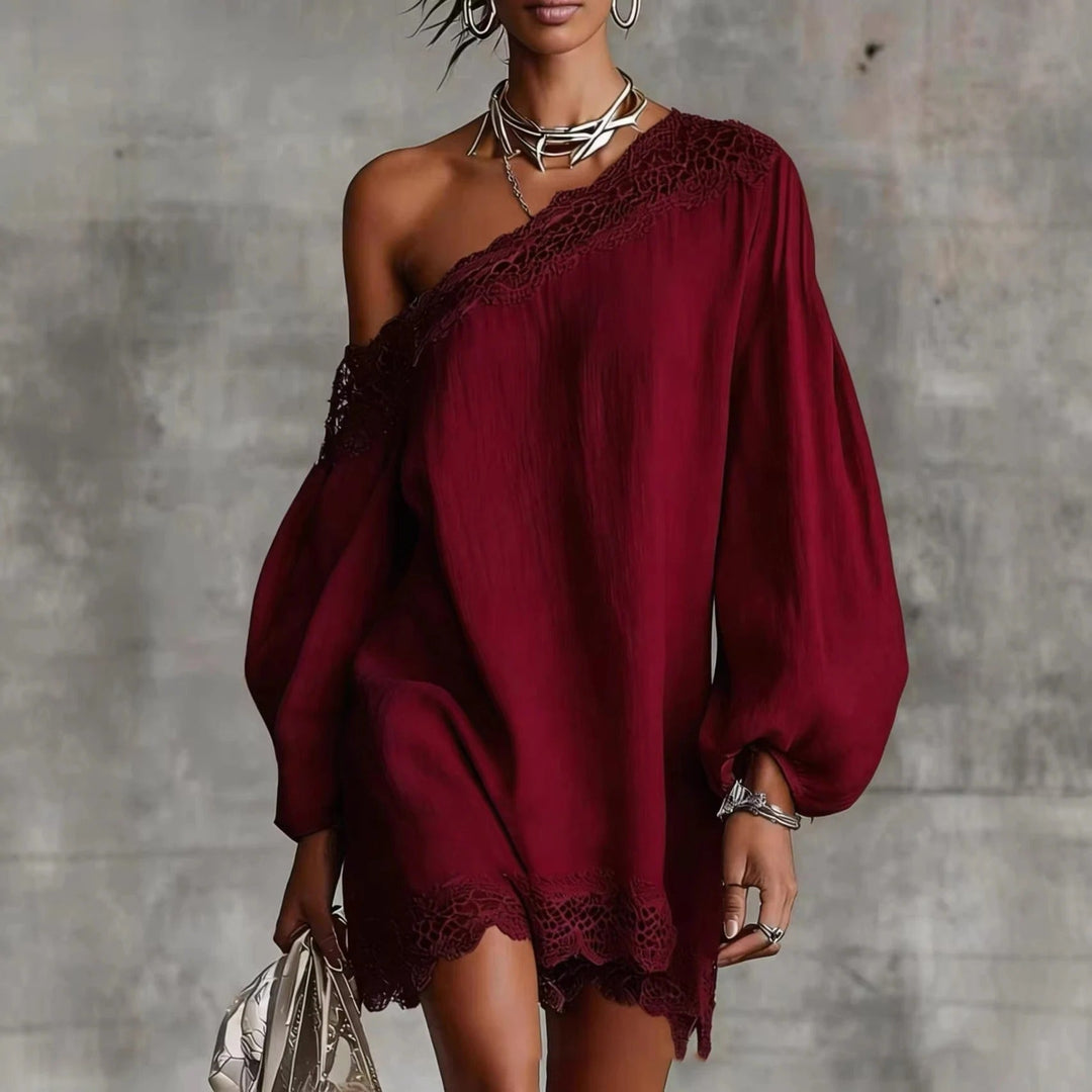 Olivia Vestito Mini in Pizzo con Spalle Scoperte e Maniche Voluminose
