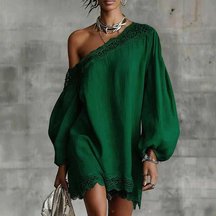 Olivia Vestito Mini in Pizzo con Spalle Scoperte e Maniche Voluminose