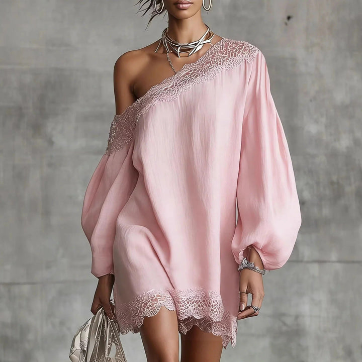Olivia Vestito Mini in Pizzo con Spalle Scoperte e Maniche Voluminose