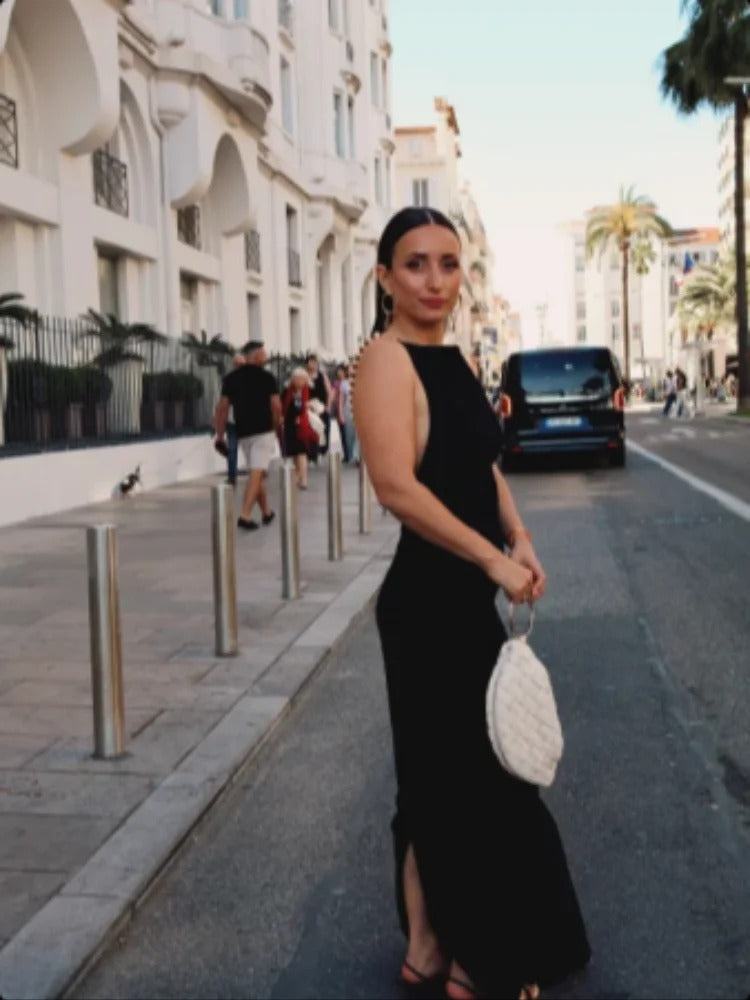Dalia Vestito Maxi Nero con Dettaglio di Catena Dorata