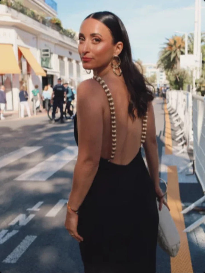 Dalia Vestito Maxi Nero con Dettaglio di Catena Dorata