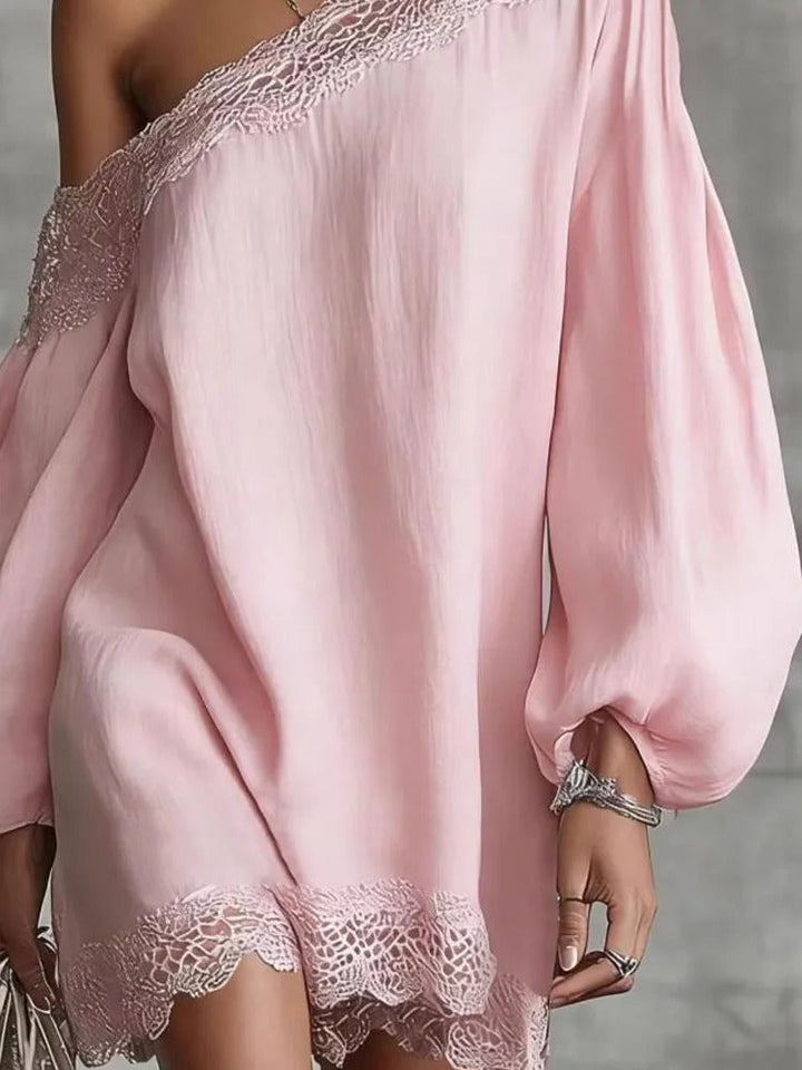 Olivia Vestito Mini in Pizzo con Spalle Scoperte e Maniche Voluminose