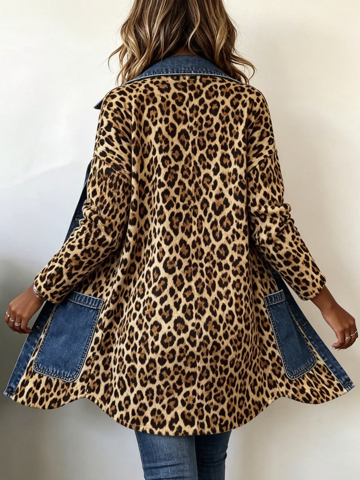 Lorena | Giacca Lunga in Stile Leopardo con Jeans