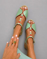 Sandali Flat Slingback con Punta Aperta e Dettaglio a Cuore