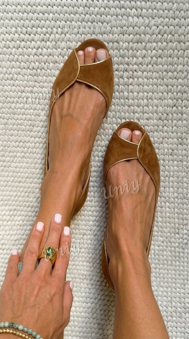Ballerine D'Orsay in Pelle Scamosciata con Punta Aperta in Beige e Oro