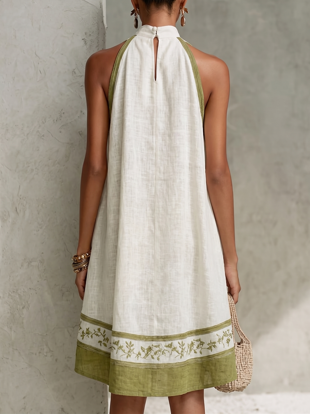 Agathe | Abito Mini A-Line Senza Maniche Bianco e Verde Oliva a Fiori